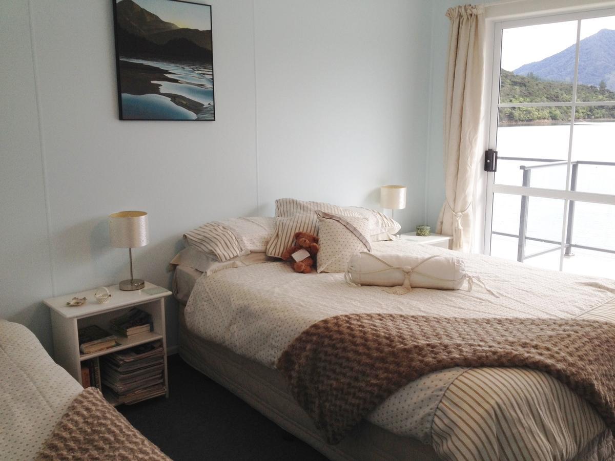 Te Mahia Bay Resort Lochmara Bay Room photo
